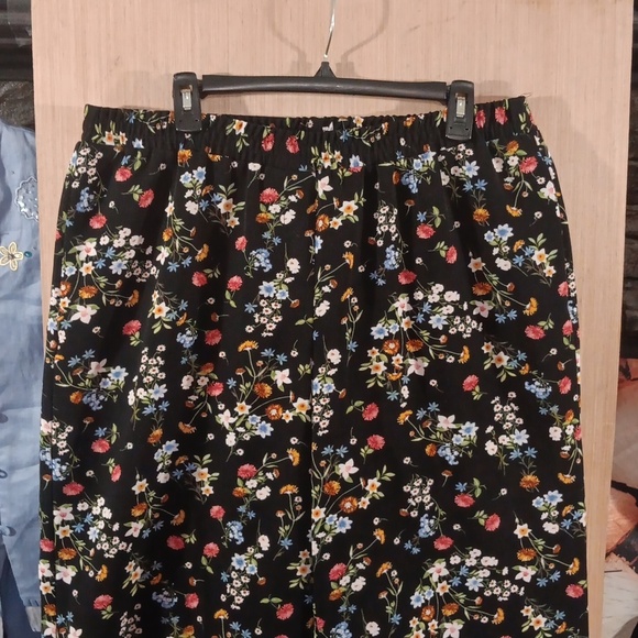 Roz & Ali Black (1X) Black Floral Palazzo Pull‎ On Pants Elastic Waist Pockets - Picture 1 of 8